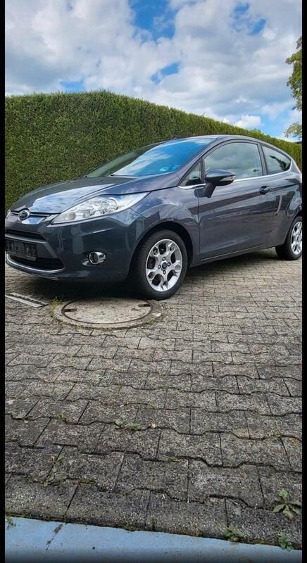 Blau Gebraucht 2011 Ford Fiesta Kleinwagen | 2.750 € (Superpreis) - Bild 1/4