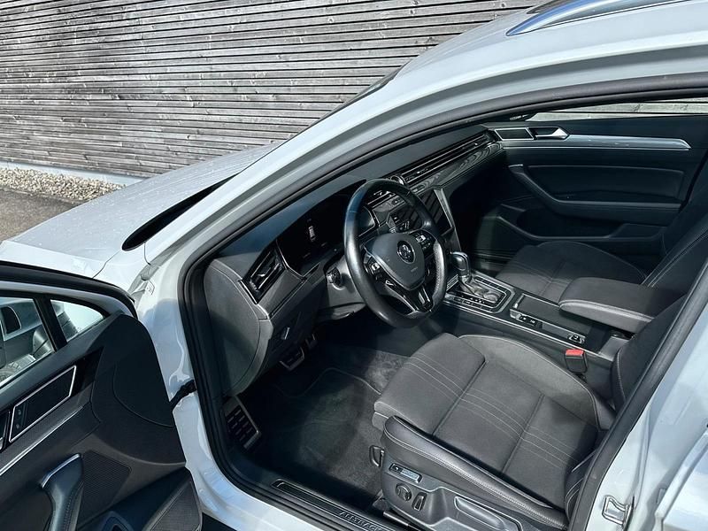 Używany VW Passat Alltrack 220 KM (161 kW) 2018 Biały Kombi