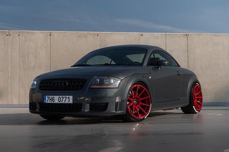 Grau Gebraucht 2003 Audi TT Sport Coupé | 18.500 € - Bild 1/4