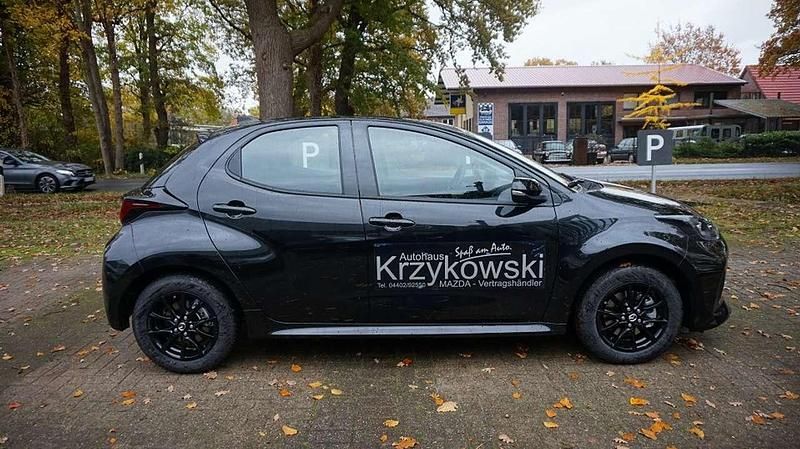 Neu Mazda 2 Prime-Line 116 PS (85 kW) 2025 Opera black Kleinwagen