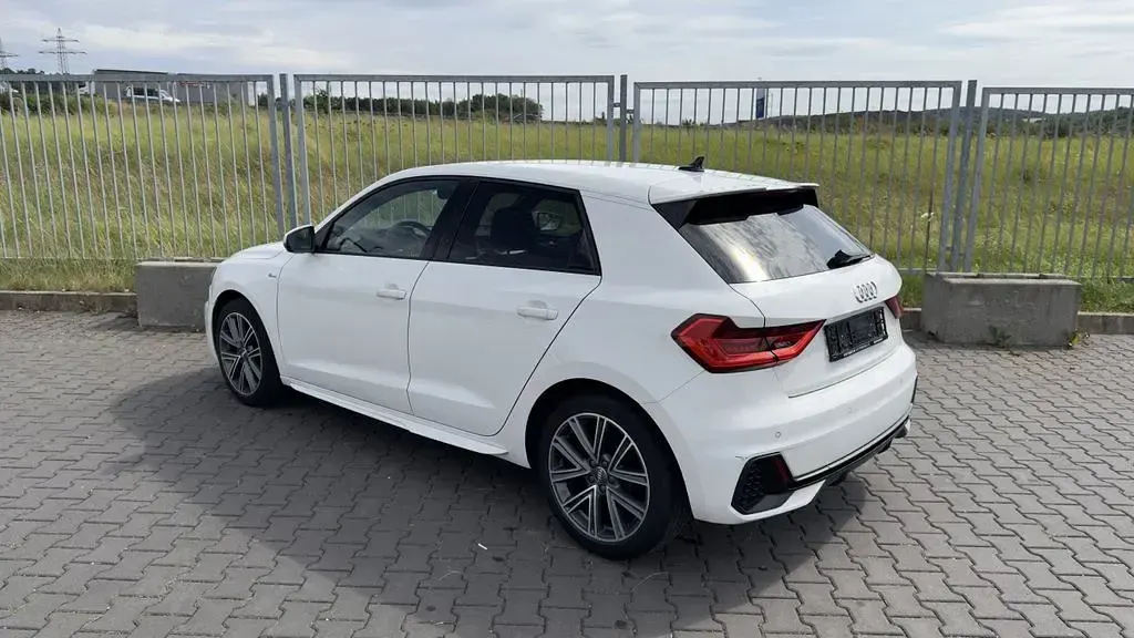 Gebraucht Audi A1 S-Line 95 PS (69 kW) 2020 Weiß SUV