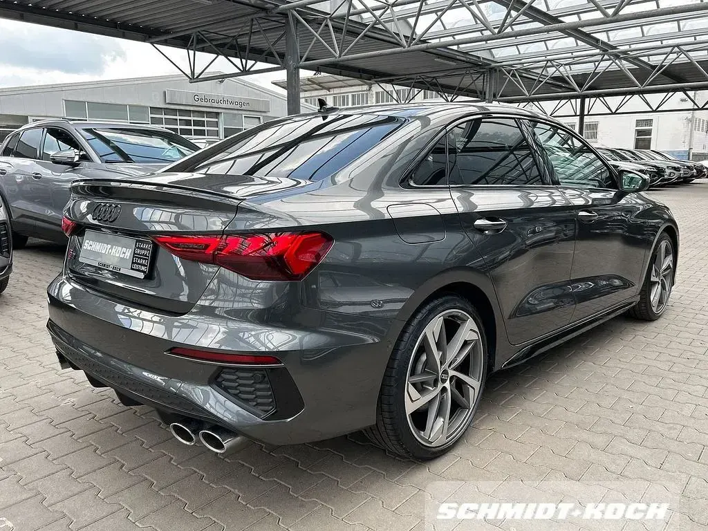 Gebraucht Audi S3 Sport 310 PS (228 kW) 2024 Grau Limousine