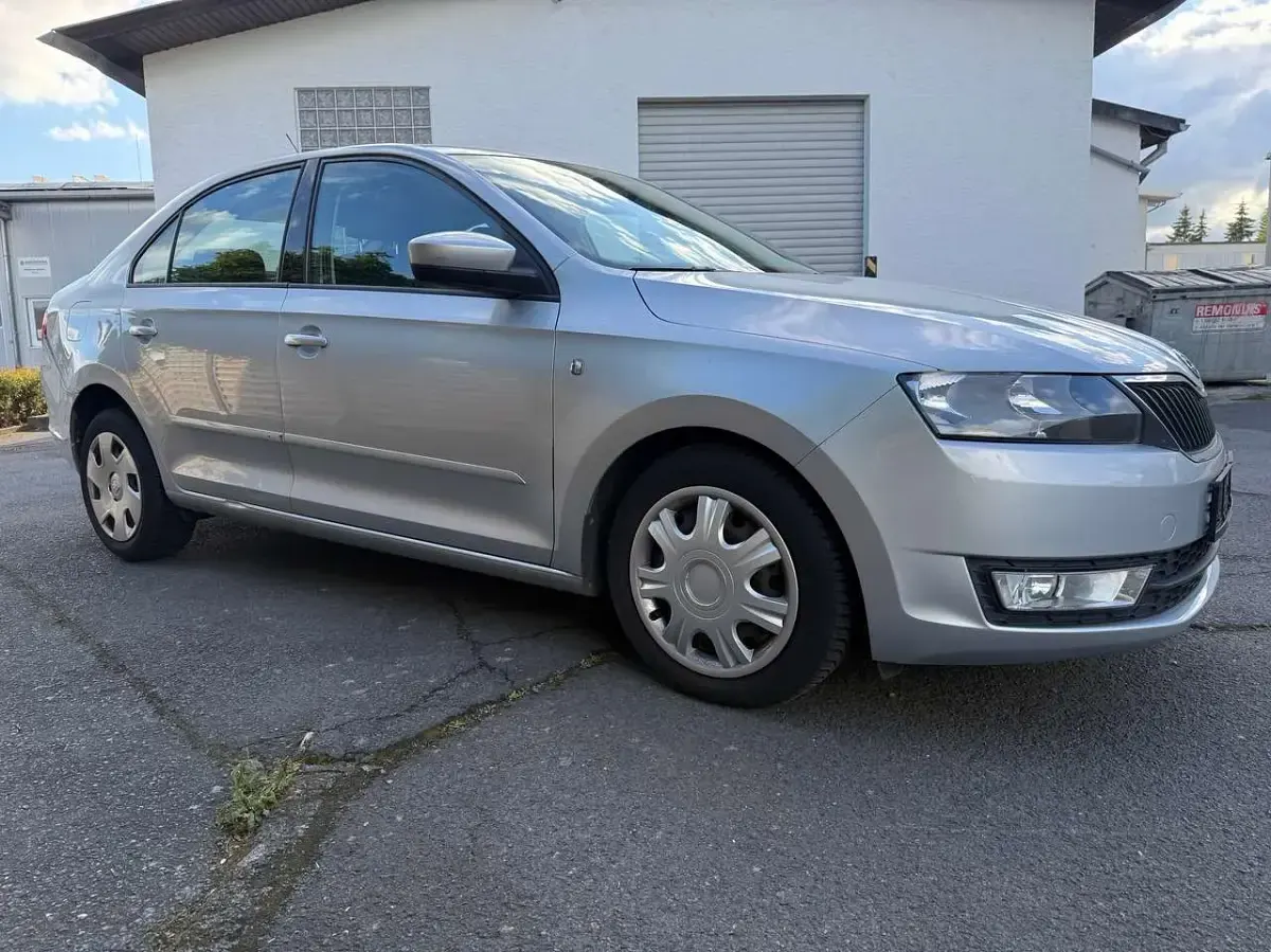 Brugt Skoda Rapid Ambition 105 HK (77 kW) 2013 Sølv Hatchback