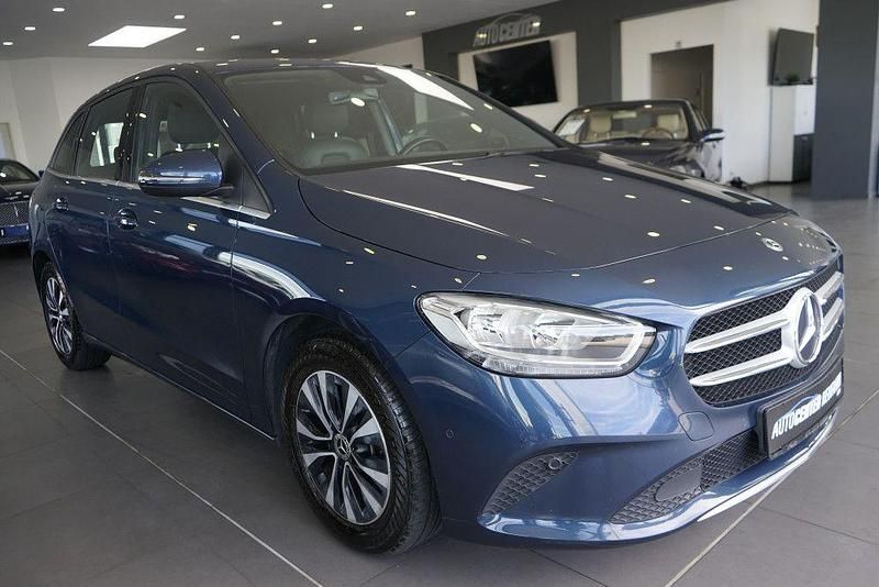 Blau Gebraucht 2020 Mercedes B180 Van / Kleinbus | 18.980 € (Fairer Preis) - Bild 1/4