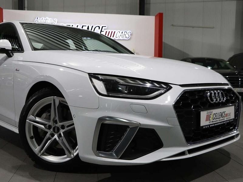 Gebraucht Audi A4 S-Line 204 PS (150 kW) 2023 Gletscherweissmetallic Limousine