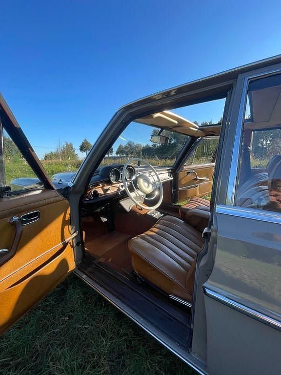 Gebraucht Mercedes 280 160 PS (117 kW) 1970 Beige Limousine