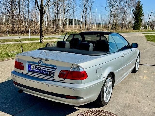 Gebraucht BMW 318 Cabriolet 150 PS (110 kW) 2005 Silber Cabrio