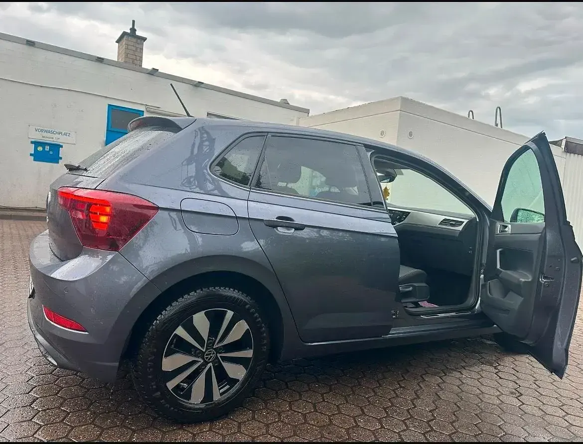 Gebraucht VW Polo Move 95 PS (69 kW) 2024 Grau Kleinwagen