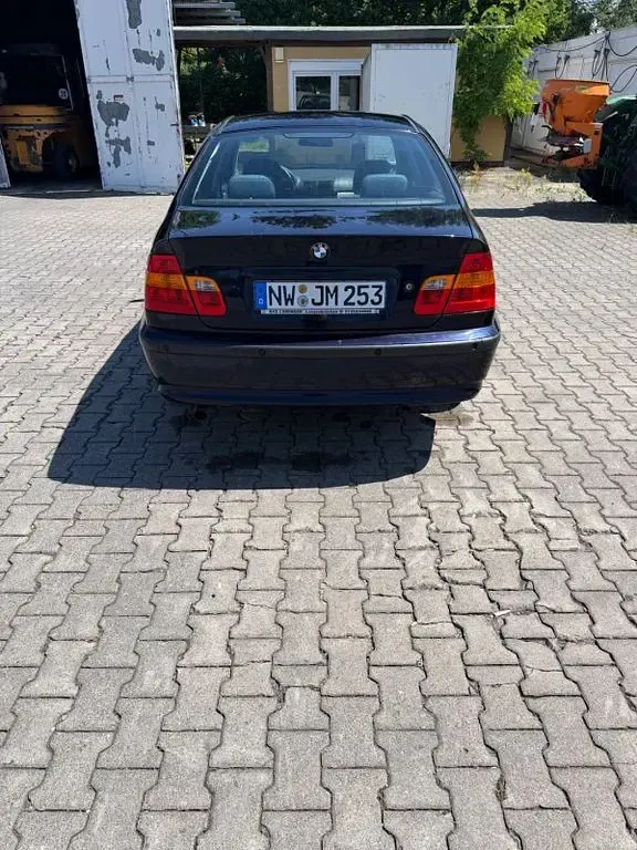 Gebraucht BMW 318 143 PS (105 kW) 2004 Blau Limousine