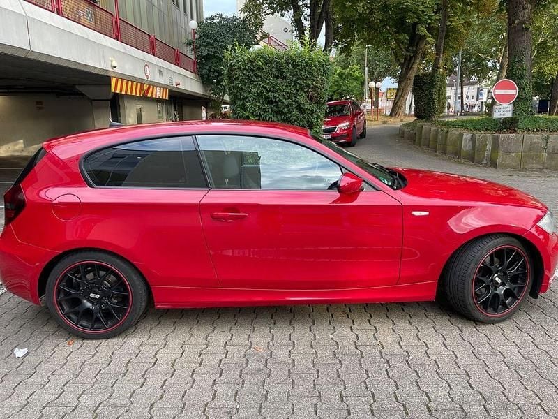 Gebraucht BMW 114 Performance 122 PS (89 kW) 2009 Rot Kleinwagen