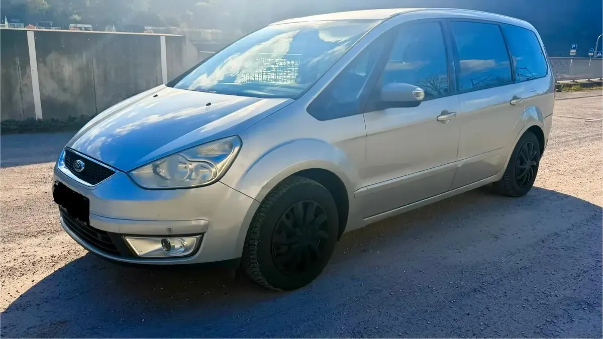 Second-hand Ford Galaxy 140 CP (102 kW) 2006 Argintiu Monovolum