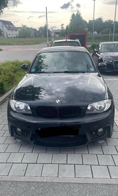 Schwarz Gebraucht 2009 BMW 120 Coupé Coupé | 3.900 € (Guter Preis) - Bild 1/4
