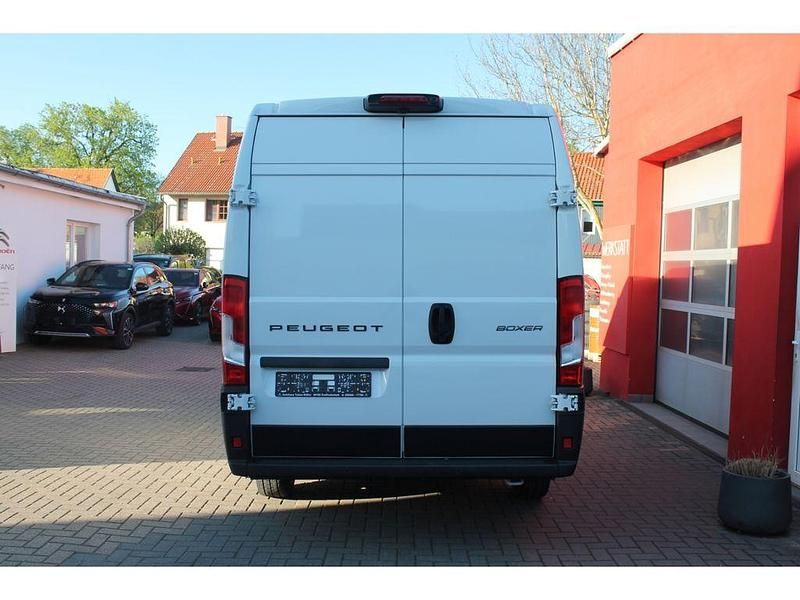 Gebraucht Peugeot Boxer 179 PS (131 kW) 2024 Weiss Van