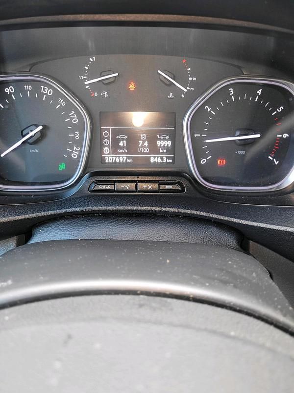 Second-hand Citroën Jumpy 122 CP (89 kW) 2017 Alb Monovolum