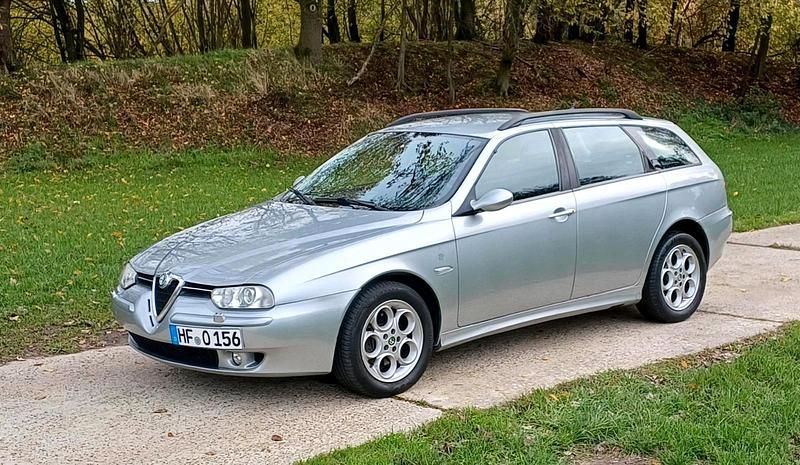 Silber Gebraucht 2002 Alfa Romeo 156 Kombi | 1.950 € - Bild 1/4