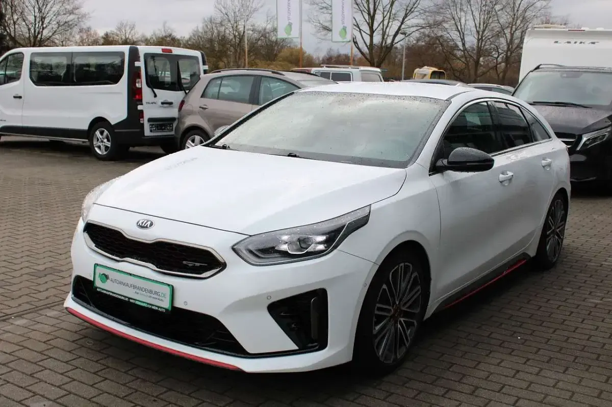 Gebraucht Kia ProCeed 204 PS (150 kW) 2021 Deluxe white Kombi