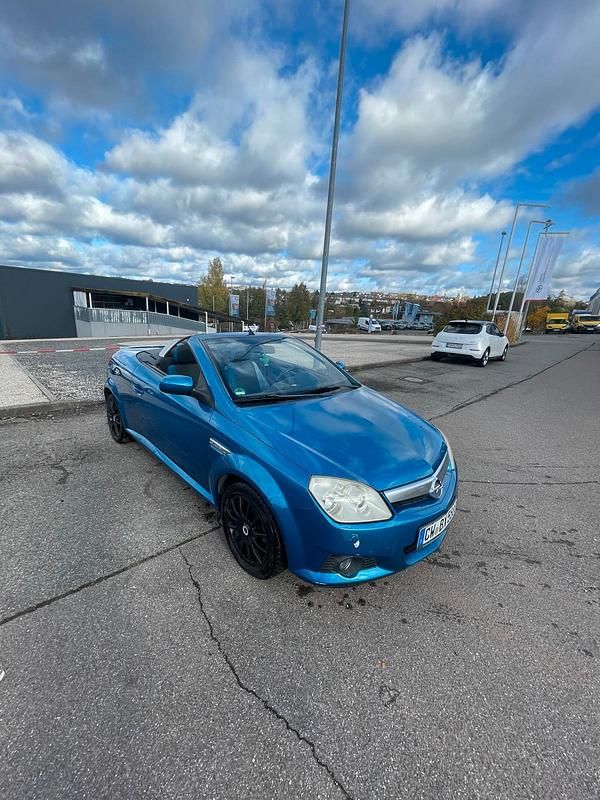 Blau Gebraucht 2004 Opel Tigra Cabrio | 1.500 € (Guter Preis) - Bild 1/4