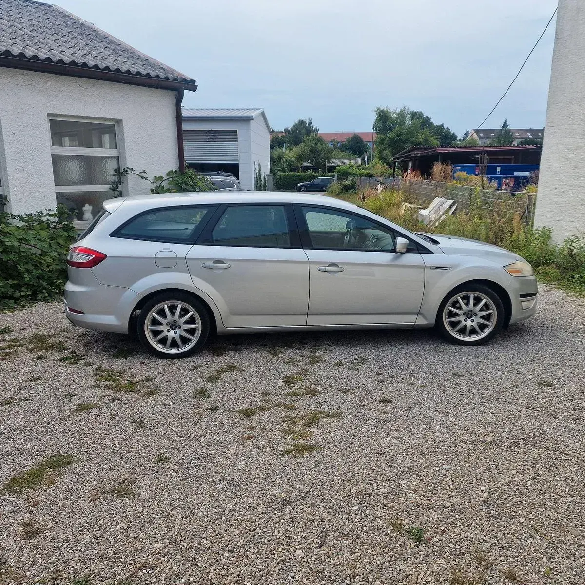 Gebraucht Ford Mondeo Business Edition 140 PS (102 kW) 2014 Silber Kombi
