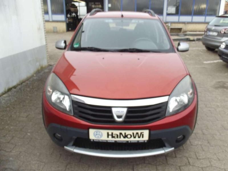 Gebraucht Dacia Sandero Stepway 87 PS (63 kW) 2010 Rot Limousine