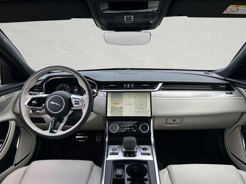 Gebraucht Jaguar XF R-Dynamic 206 PS (151 kW) 2023 Santorini black Limousine