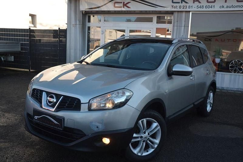 Silber Gebraucht 2010 Nissan Qashqai +2 Tekna SUV | 4.390 € (Superpreis) - Bild 1/4