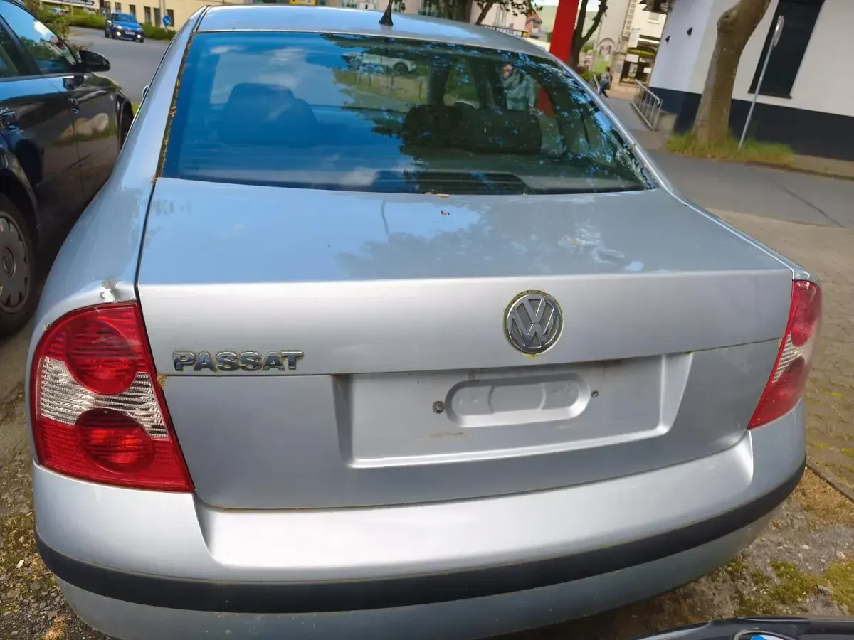 Gebraucht VW Passat 101 PS (74 kW) 2002 Silber Limousine