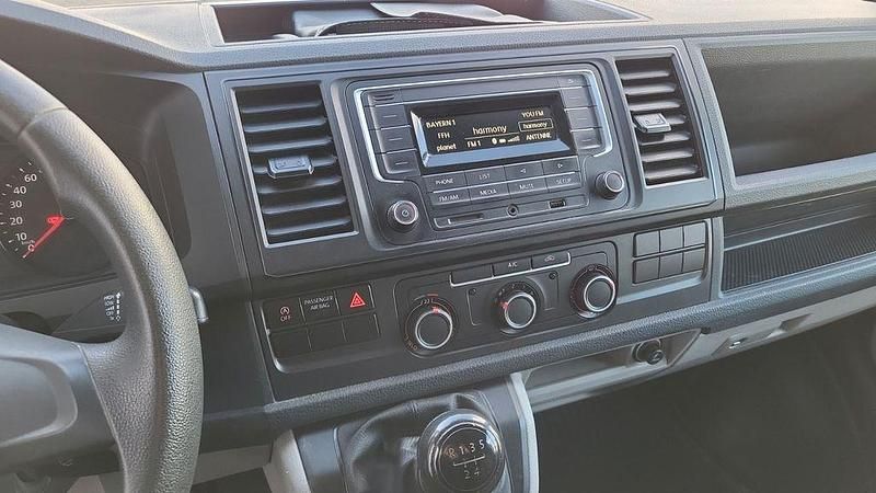 Gebraucht VW Transporter 102 PS (75 kW) 2019 Weiß Van