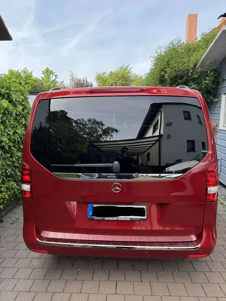 Gebraucht Mercedes V220 Edition 163 PS (119 kW) 2020 Rot Van / Kleinbus