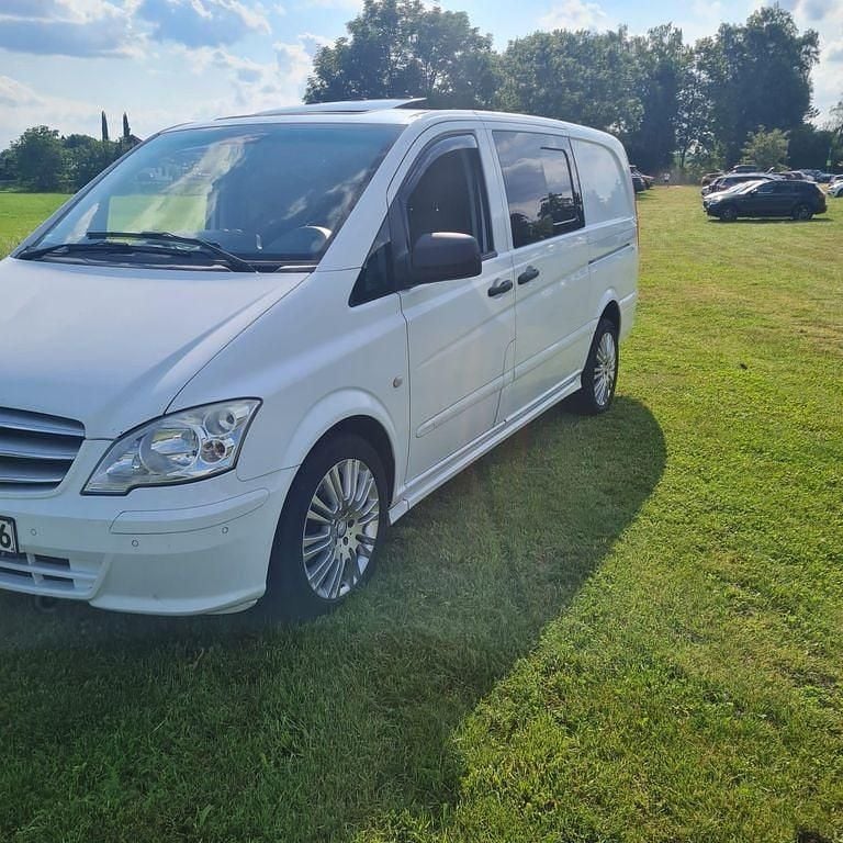 Weiß Gebraucht 2013 Mercedes Vito Van / Kleinbus | 18.499 € - Bild 1/4