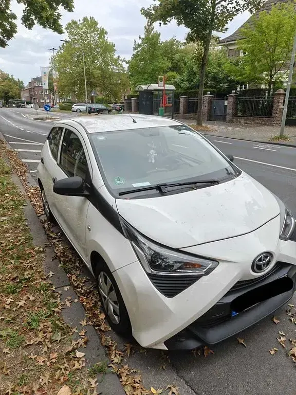 Gebraucht Toyota Aygo 69 PS (50 kW) 2019 Weiß Kleinwagen