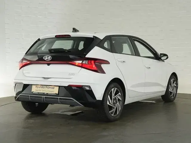 Gebraucht Hyundai i20 Trend 101 PS (74 kW) 2025 Weiss Kleinwagen