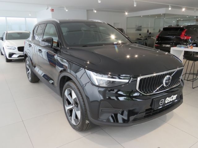 Schwarz Gebraucht 2024 Volvo XC40 Core SUV | 33.770 € (Superpreis) - Bild 1/4