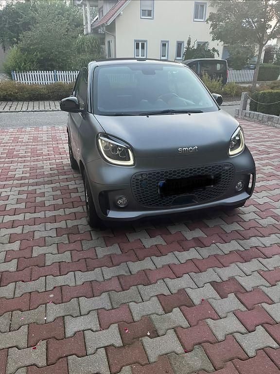 Grau Gebraucht 2021 Smart ForTwo Electric Drive Cabrio | 10.500 € (Guter Preis) - Bild 1/4