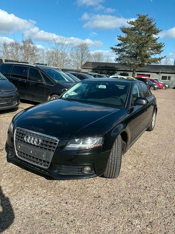 Gebraucht Audi A4 Attraction 160 PS (117 kW) 2008 Schwarz Limousine