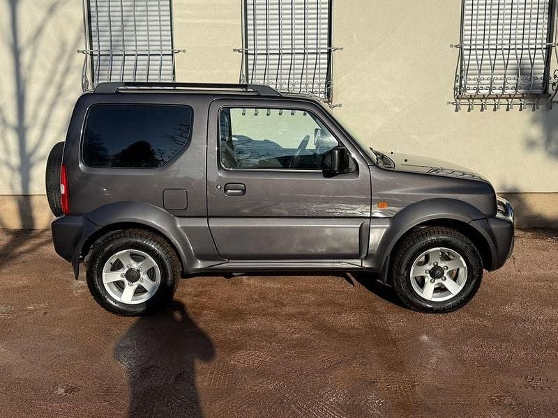 Gebraucht Suzuki Jimny Comfort 86 PS (63 kW) 2012 Grau SUV