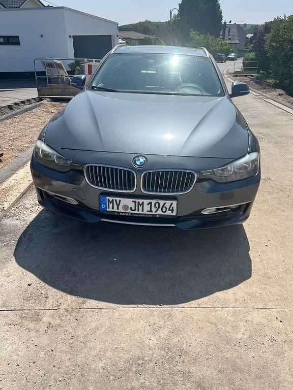 Grau Gebraucht 2013 BMW 318 Kombi | 8.250 € (Fairer Preis) - Bild 1/4