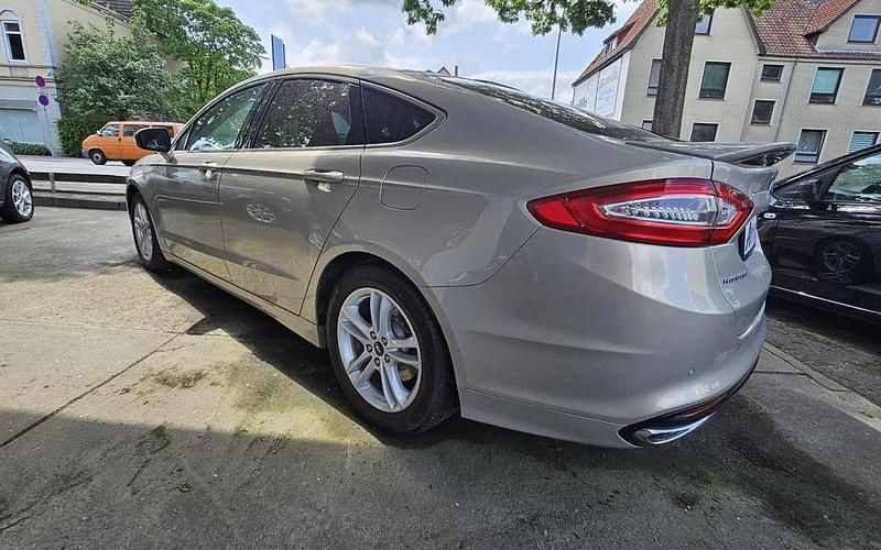 Gebraucht Ford Mondeo Titanium 241 PS (177 kW) 2015 Silber Limousine