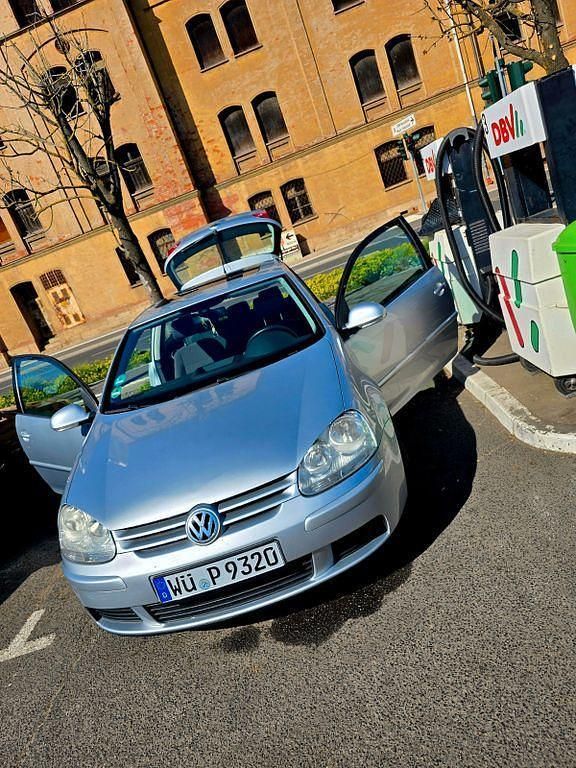 Grau Gebraucht 2006 VW Golf V Sportline Limousine | 1.850 € (Superpreis) - Bild 1/4