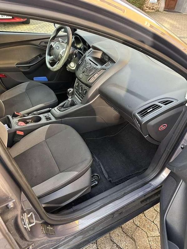 Gebraucht Ford Focus Ambiente 95 PS (69 kW) 2014 Limousine