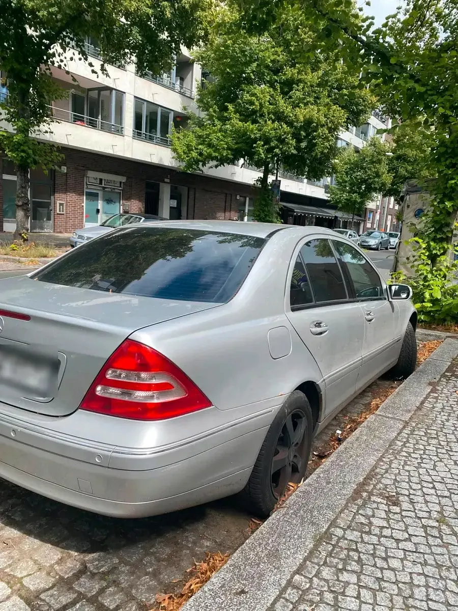 Gebraucht Mercedes C180 143 PS (105 kW) 2003 Silber Limousine