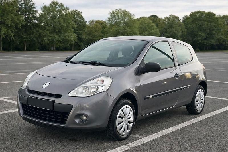 Gebraucht Renault Clio III Expression 75 PS (55 kW) 2009 Grau Kleinwagen