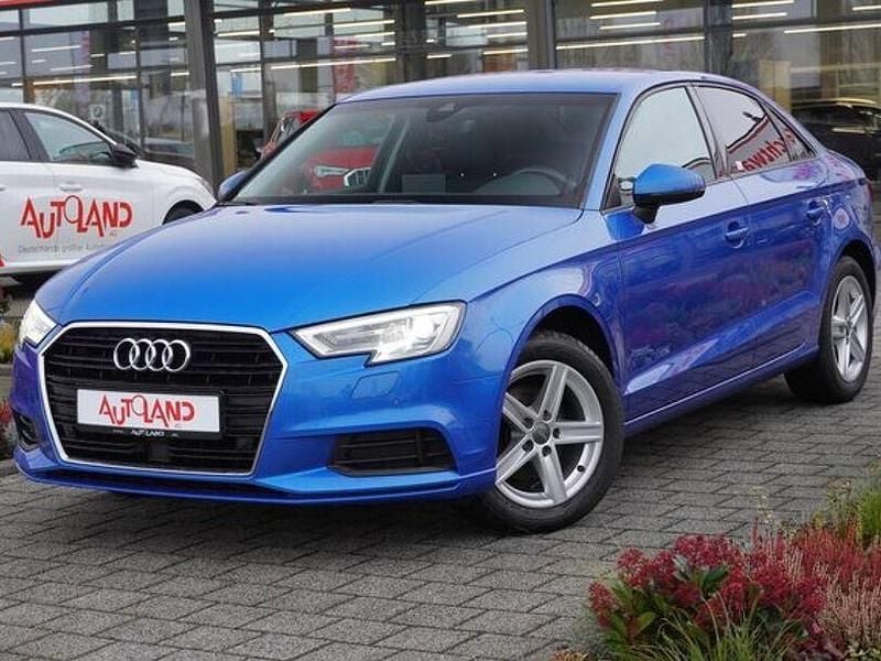 Gebraucht Audi A3 Ambiente 150 PS (110 kW) 2018 Blau Limousine