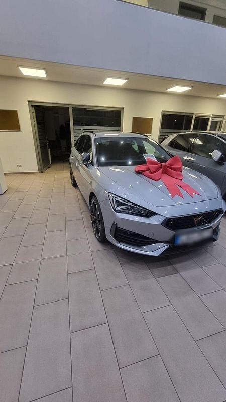 Second-hand Cupra Leon 245 CP (180 kW) 2021 Argintiu Break
