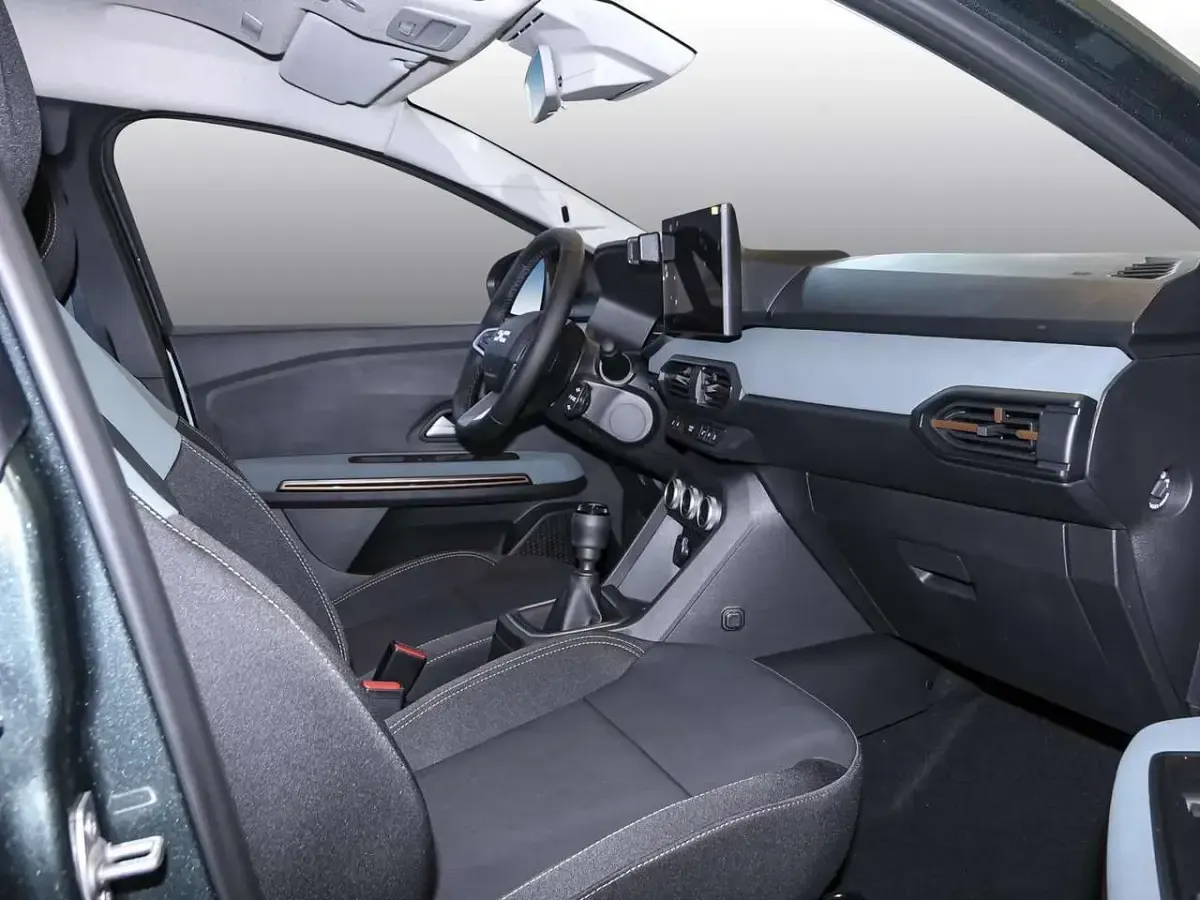 Neu Dacia Jogger Extreme 110 PS (80 kW) 2026 Zedergrün Van / Kleinbus