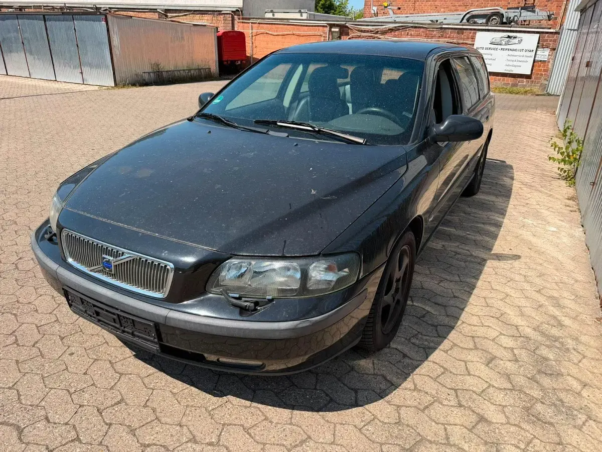 Gebraucht Volvo V70 170 PS (125 kW) 2000 Schwarz Kombi
