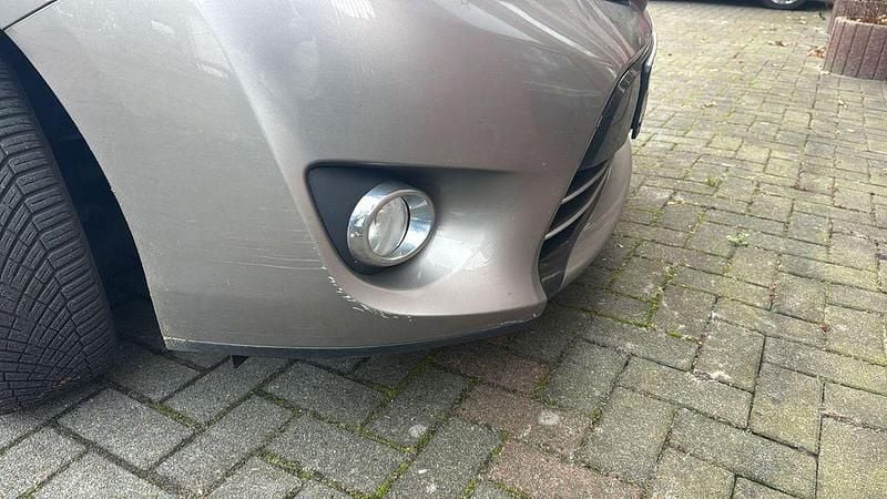 Beige Gebraucht 2015 Toyota Verso Skyview Edition Van / Kleinbus | 6.500 € (Superpreis) - Bild 1/4