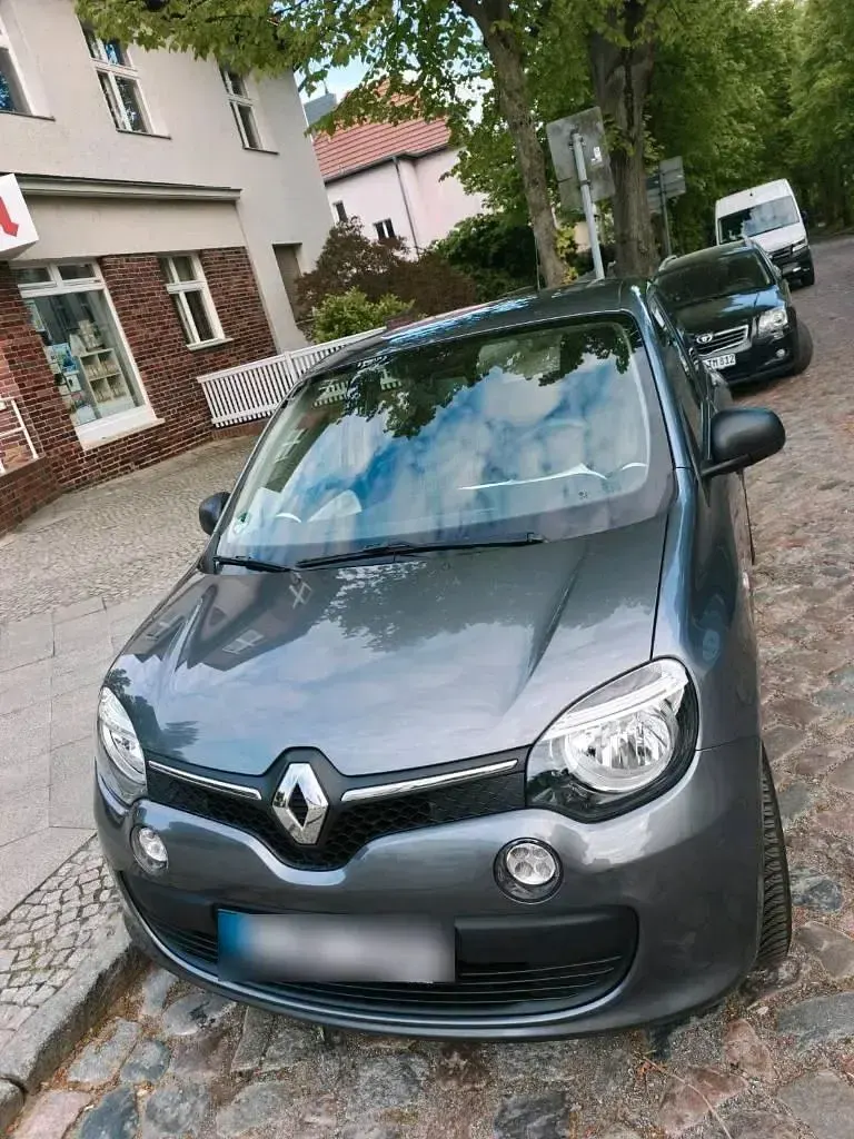 Używany Renault Twingo Experience 69 KM (50 kW) 2018 Srebrny Hatchback