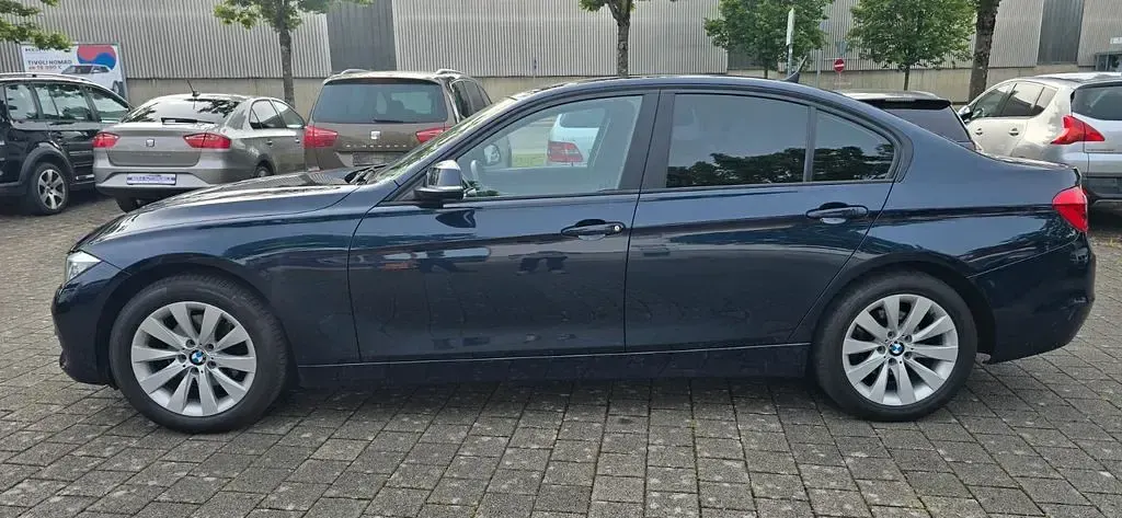 Gebraucht BMW 320 190 PS (139 kW) 2015 Blau Limousine