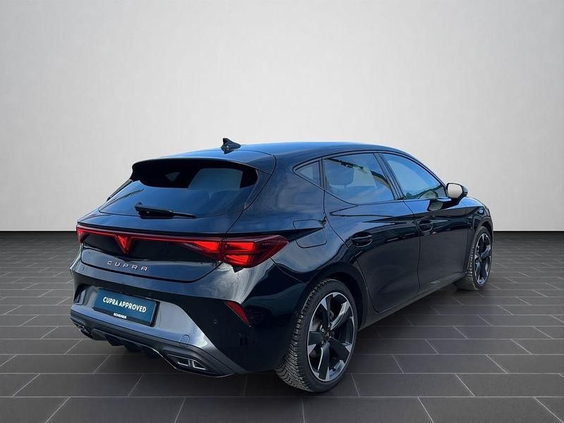 Gebraucht Cupra Leon 150 PS (110 kW) 2025 Midnight schwarz metallic (metallic) Limousine