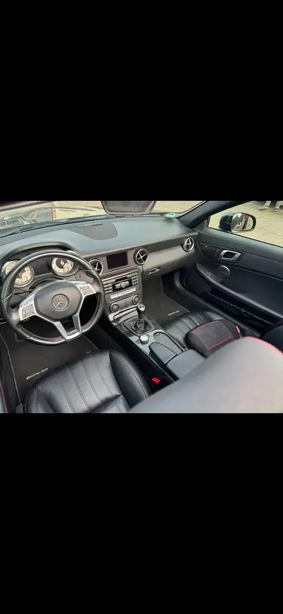 Second-hand Mercedes SLK200 2011 Negru Cabrio